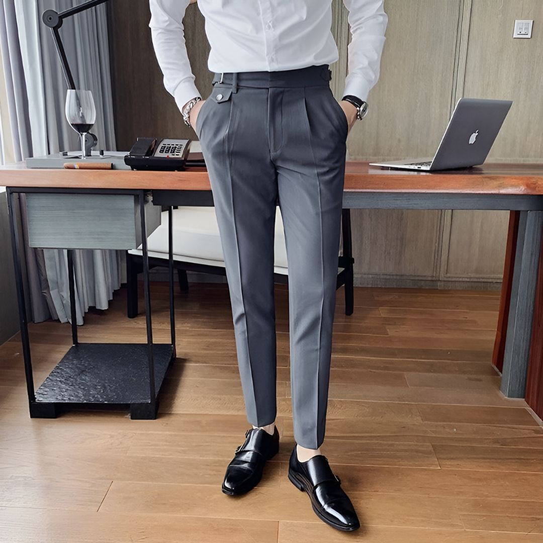 Men’s Casual Trousers – Tailored Fit – Pleated Front – Lightweight Woven Fabric