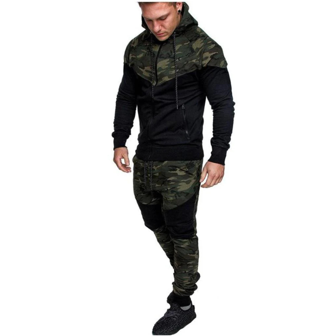 Camouflage hoodie two-piece tracksuit for men, featuring a relaxed fit and adjustable drawstrings.
