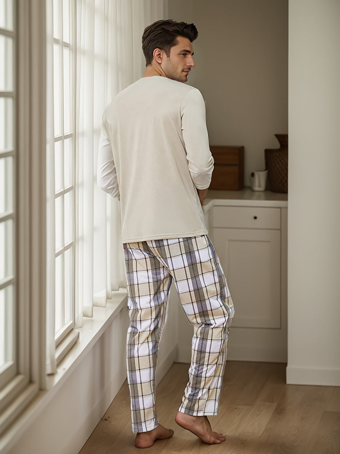 Men’s Two-Piece Pajama Set – Relaxed Fit – Crew Neck Top – Plaid Pocket – Straight Leg Pants