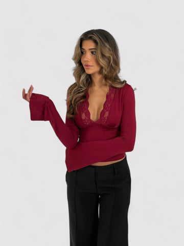 Elegant lace deep knitted crop top for women