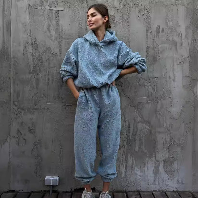 Women’s Two-Piece Loungewear Set – Fleece Hoodie and Pants – Relaxed Fit – Soft Touch – High Waist