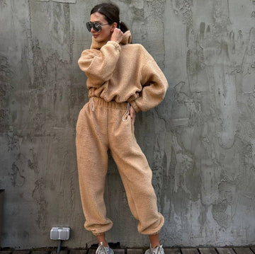 Women’s Two-Piece Loungewear Set – Fleece Hoodie and Pants – Relaxed Fit – Soft Touch – High Waist