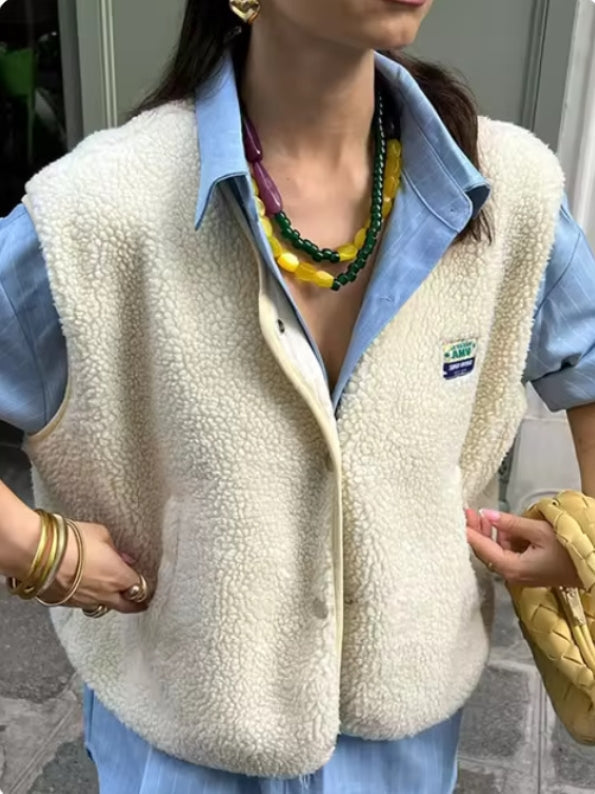 Women’s Vest – Wool – Relaxed Fit – Round Neck – Snap Front – Casual Layering Piece