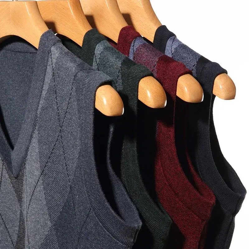 Men’s Knitted Vest – Diamond Pattern – V-Neck – Standard Fit – Smart Casual Layer
