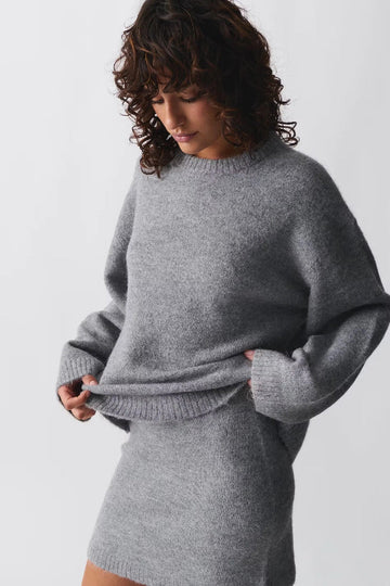 Women’s Pullover Sweater – Oversized Fit – Soft Wool Texture – Ribbed Trim – Drop Shoulder