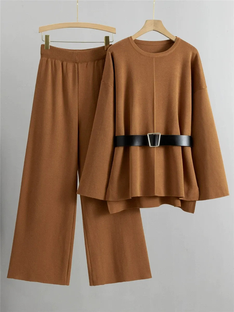 Women’s Two-Piece Suit – Knit Sweater with Flared Sleeves – High-Waisted Wide-Leg Pants
