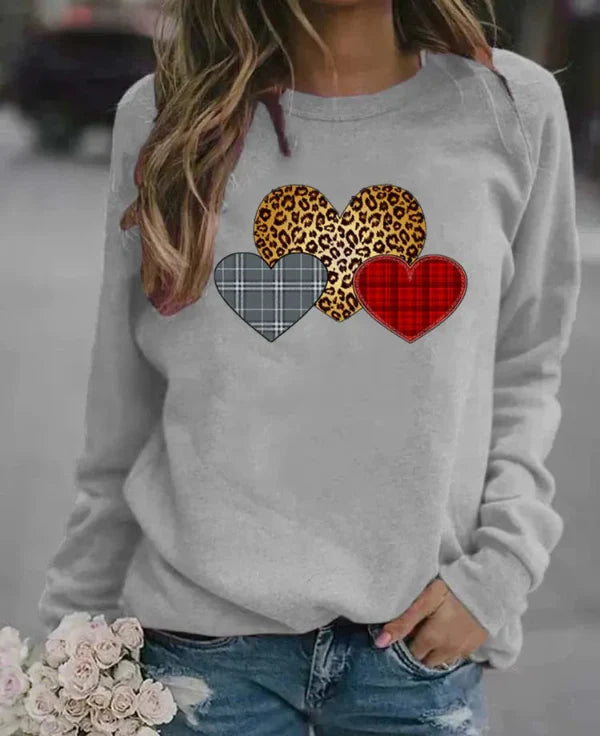 Women’s Sweatshirt – Loose Fit – Soft Cotton Feel – Graphic Heart Print – Long Sleeve