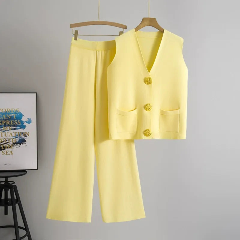 Women’s Two-Piece Set – Knitted Vest with Buttons – Wide-Leg Pull-On Trousers – Relaxed Fit