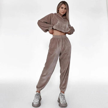 Women’s Two-Piece Loungewear Set – Velour – Cropped Hoodie – Wide Leg Trousers – Relaxed Fit