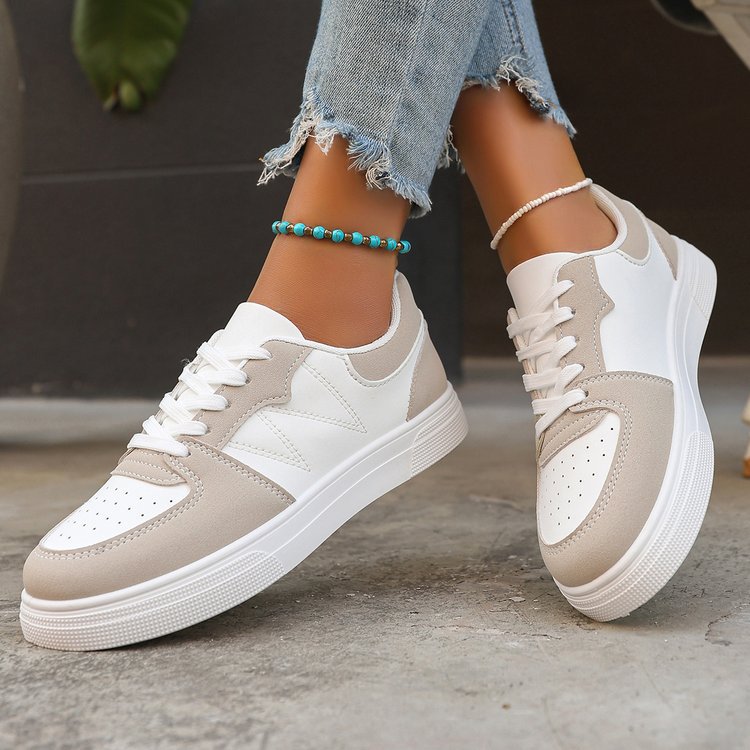 Lightweight lace-up casual shoes for women