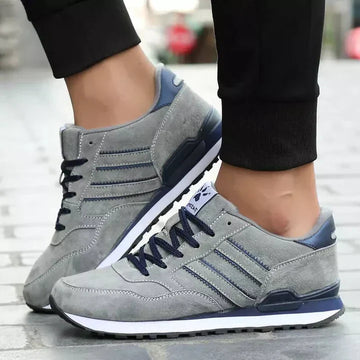 Lace-up classic sneaker for men