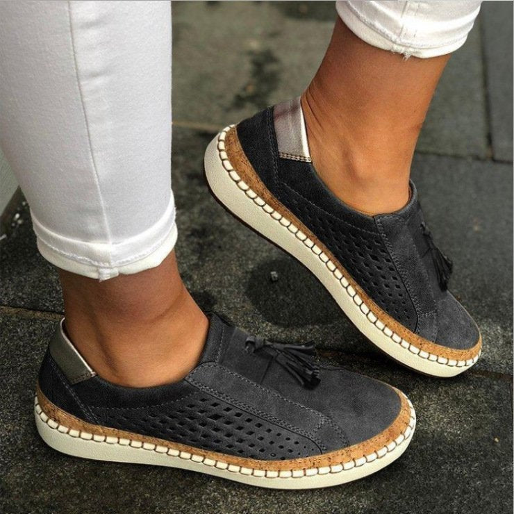 Stylish and lightweight sneakers for women