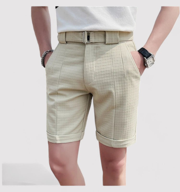 Casual plaid shorts with belt for men