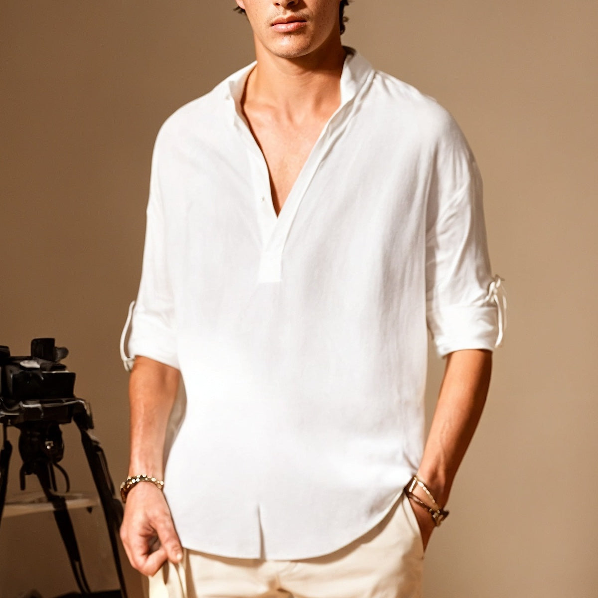 Men’s Casual Shirt – Natural Fibers – Relaxed Fit – V-Neck – Roll-Up Sleeves