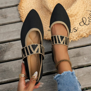 Pointed toe flats for women