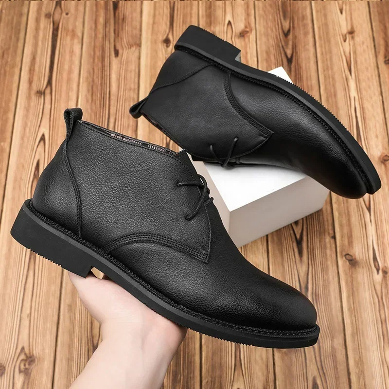 Non-slip leather chukka boots for men