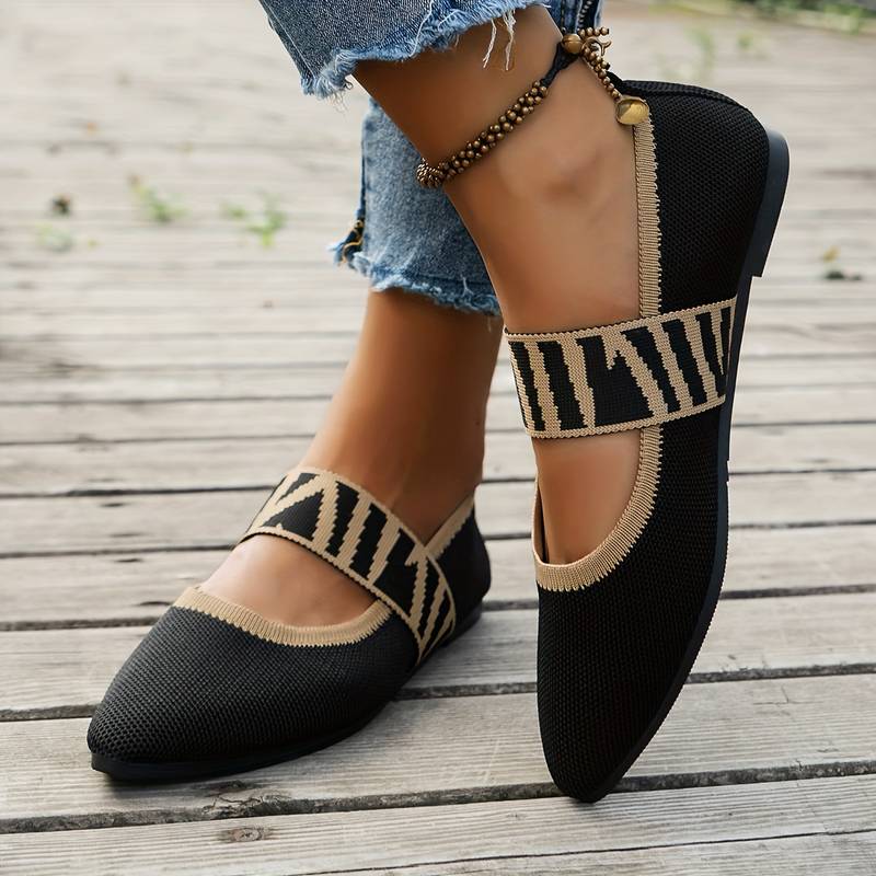 Pointed toe flats for women