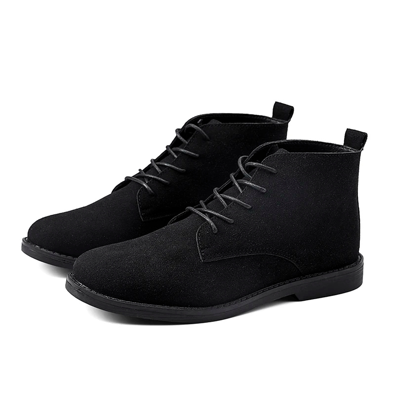 Lightweight suede chukka boots for men