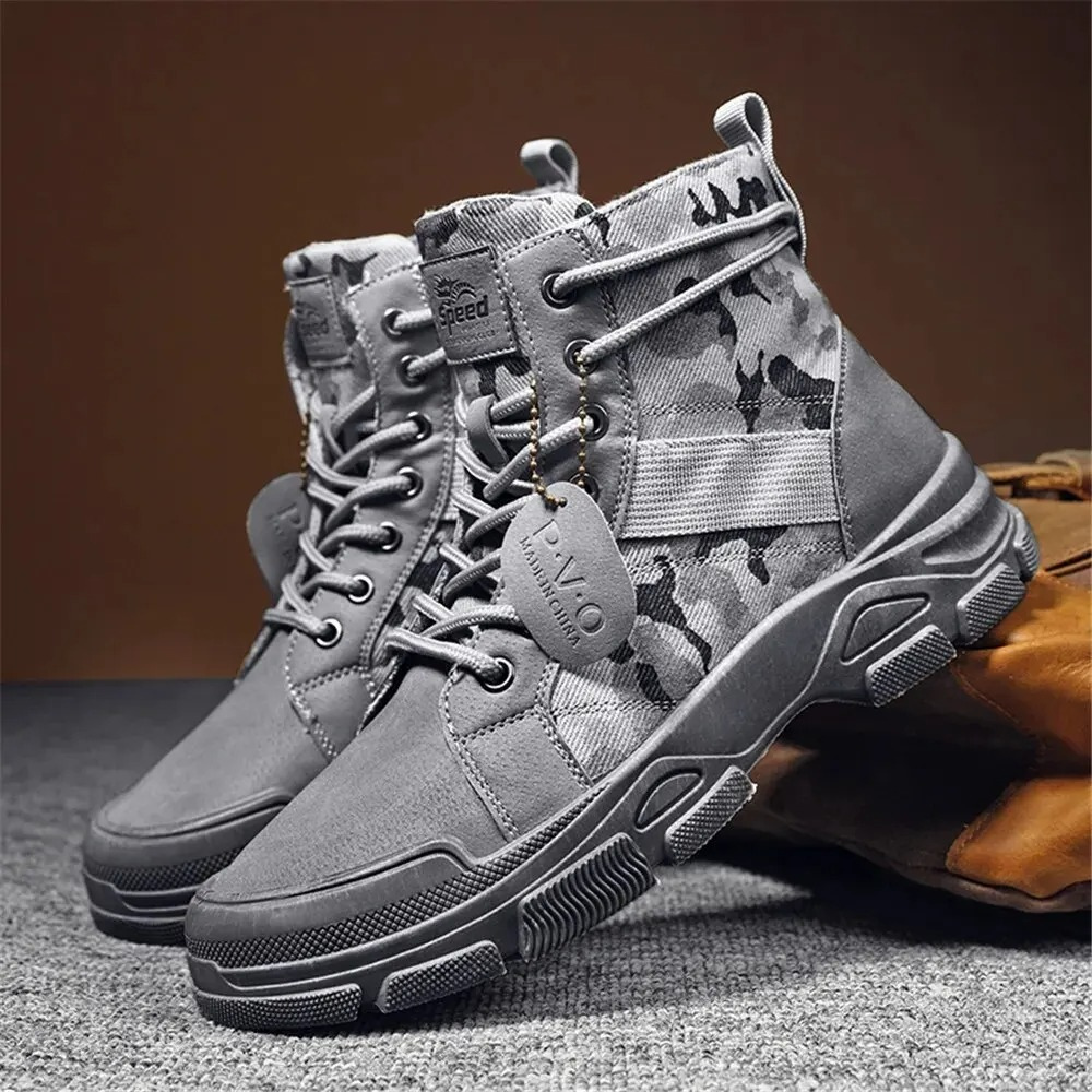 Camouflage pattern boots for men