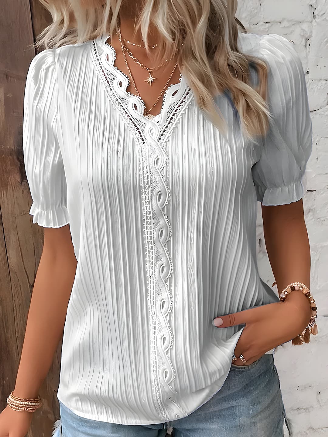 Mariposa | V-neck lace elegant blouse