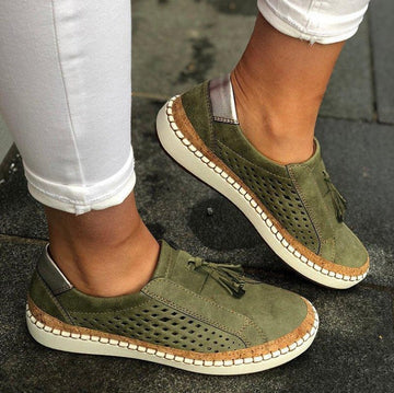 Stylish and lightweight sneakers for women