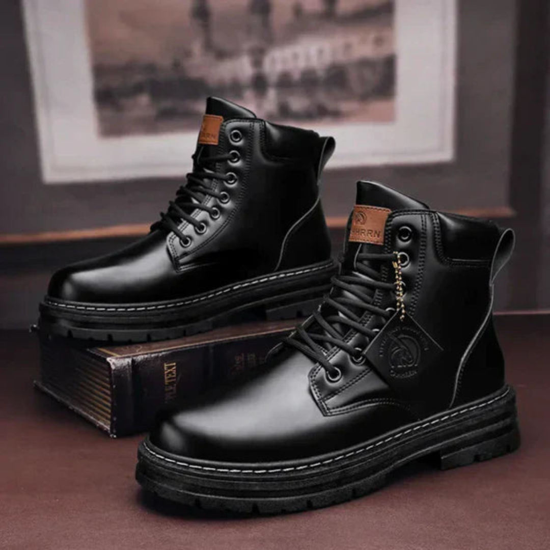 Soft bottom retro work boots for men