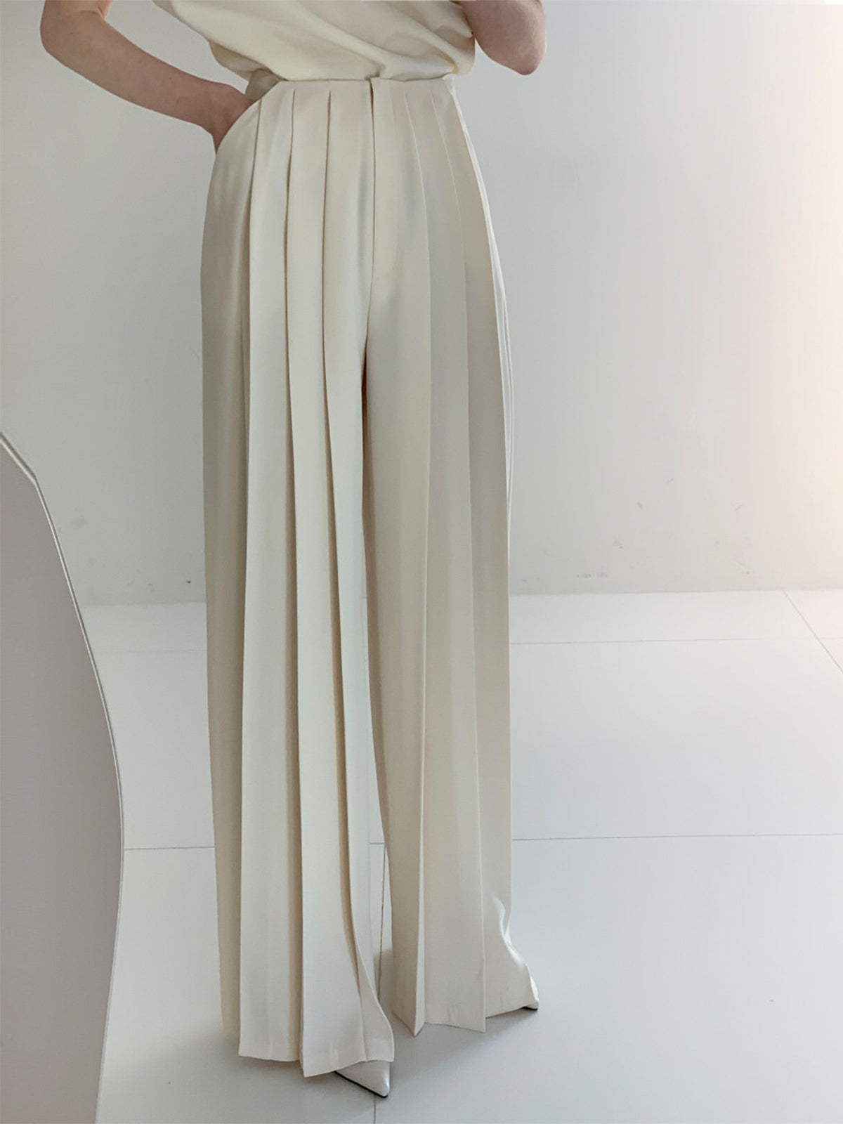 Women’s Wide-Leg Pants - High Waist - Pleated Elegant Trousers