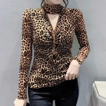 Turtleneck leopard long sleeve top for women