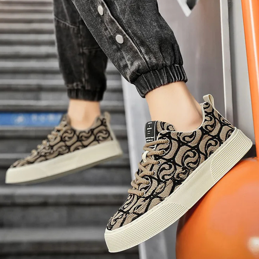 Printed low-top shoes for men