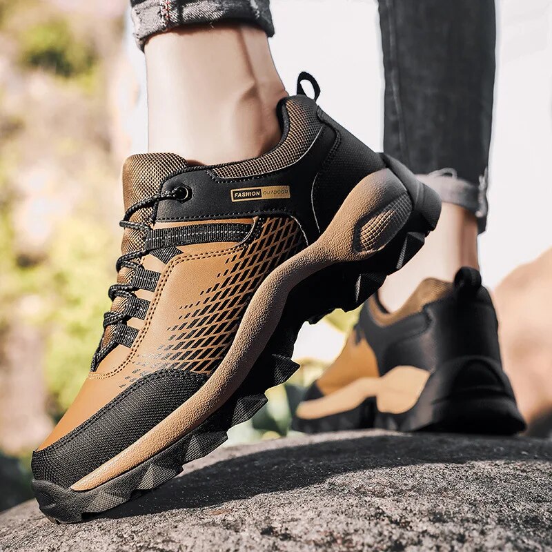 Lightweight breathable hiking shoes for men