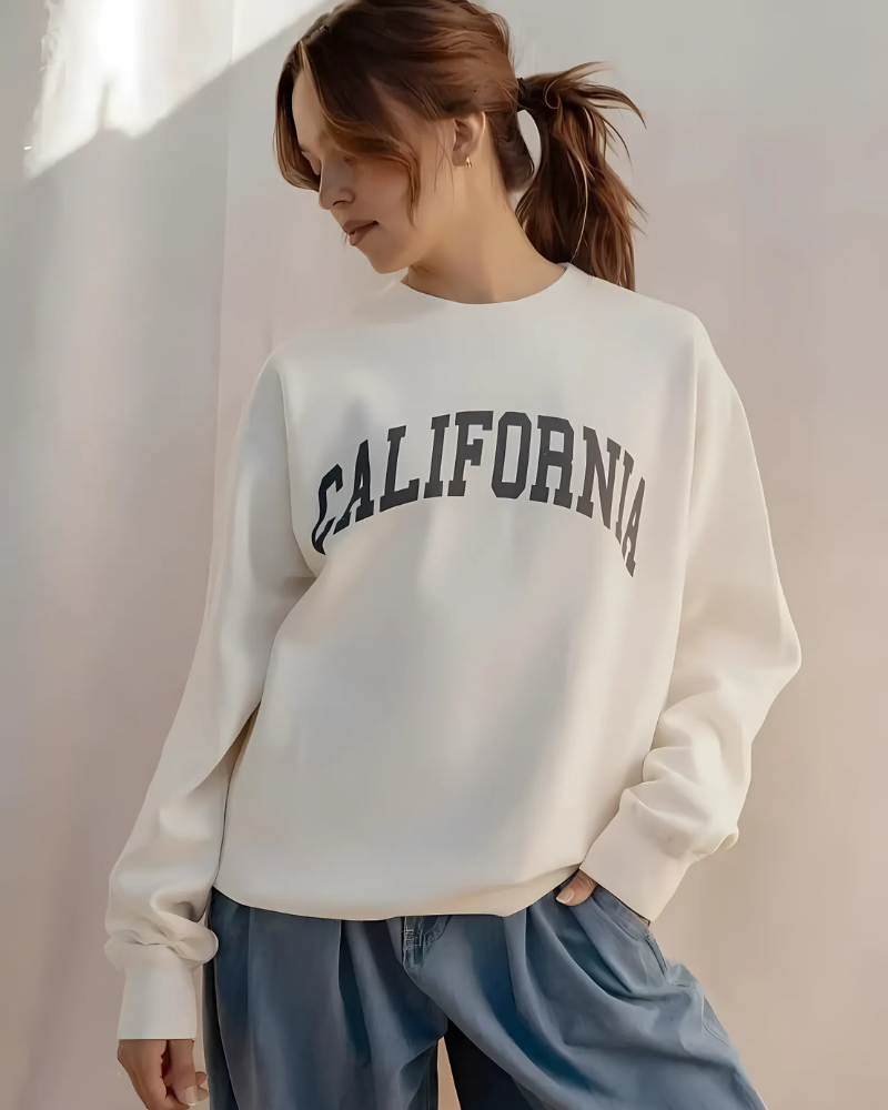 Women’s Pullover Sweatshirt – Oversized Fit – Graphic Print – Ribbed Hem and Cuffs