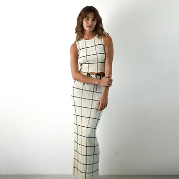 Women’s Two-Piece Knit Set – Sleeveless Crop Top – Ribbed Skirt with Tie Waist