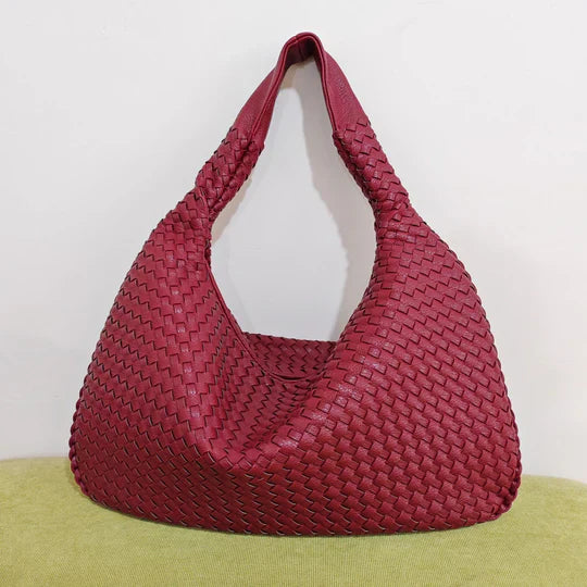 Stylish and functional shopper bag for women