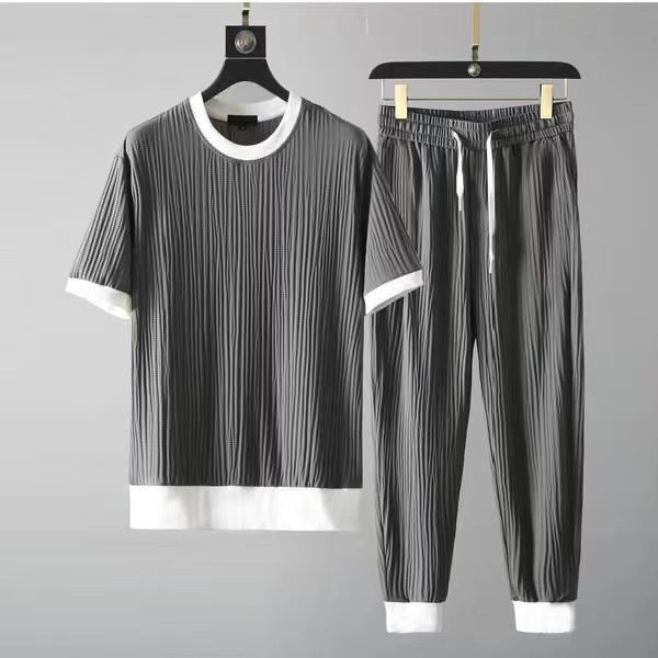 Pleated t-shirt and pants two-piece suit for men