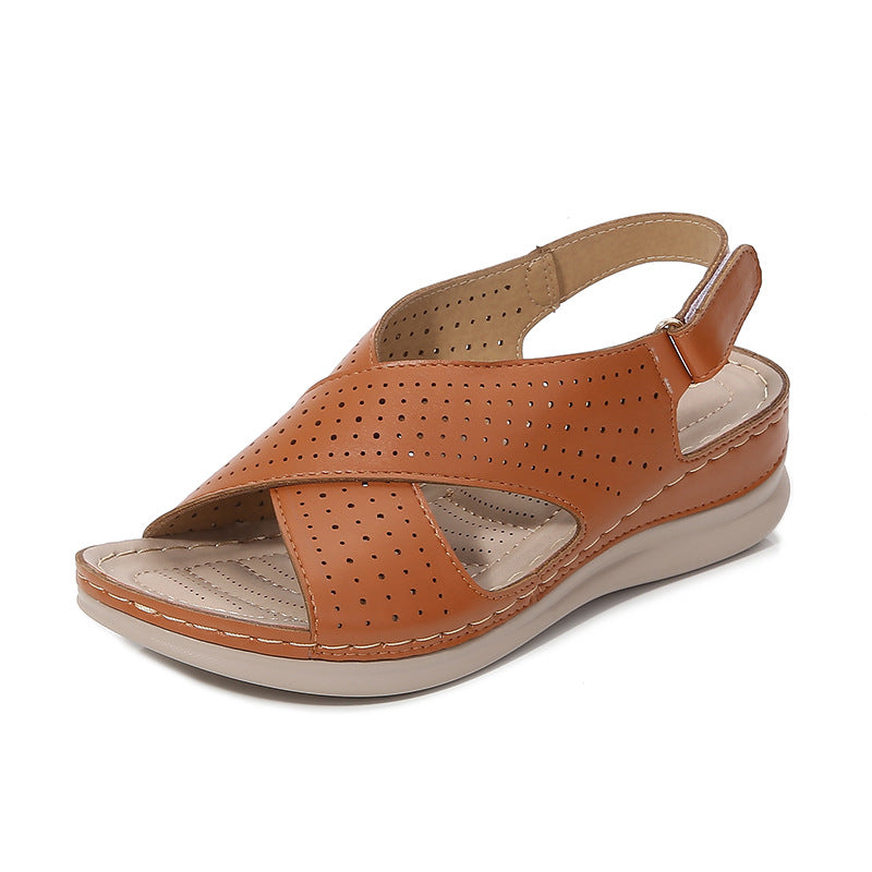 Women’s Sandals – Faux Leather – Cross Strap – Cushioned Footbed – Buckle Slingback