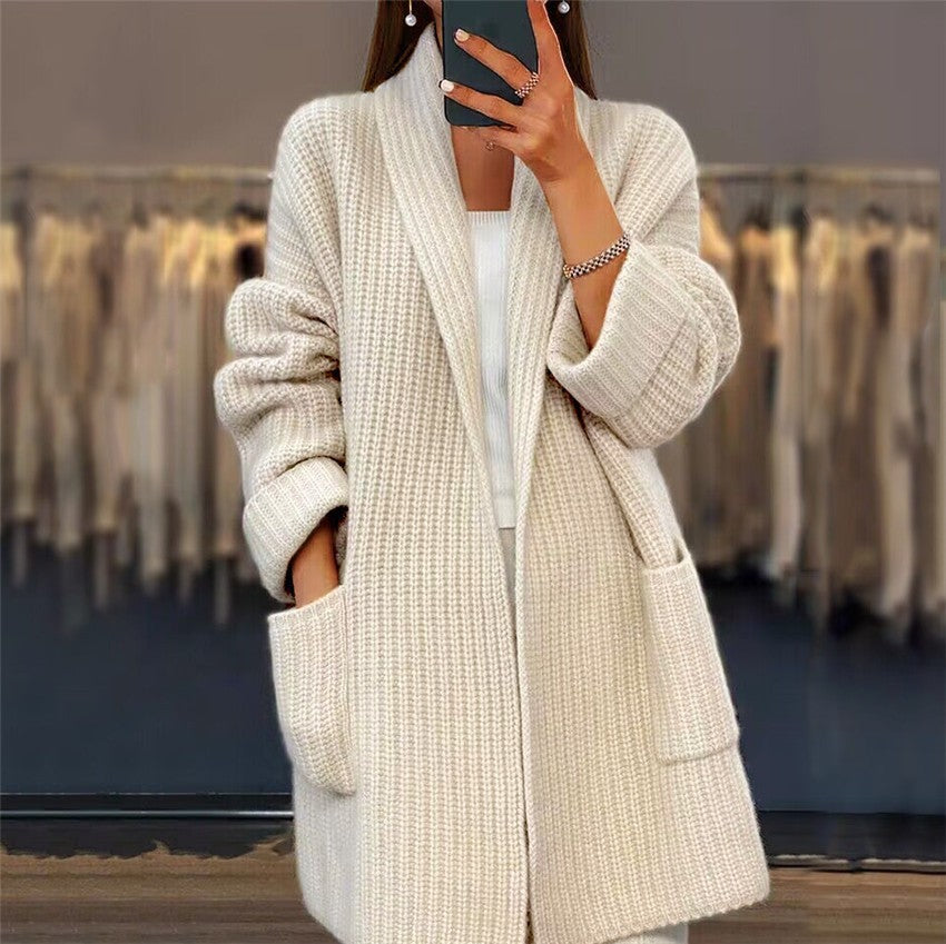 Women’s Knit Cardigan – Oversized Fit – Thick Wool Blend – V-Neck – Patch Pockets