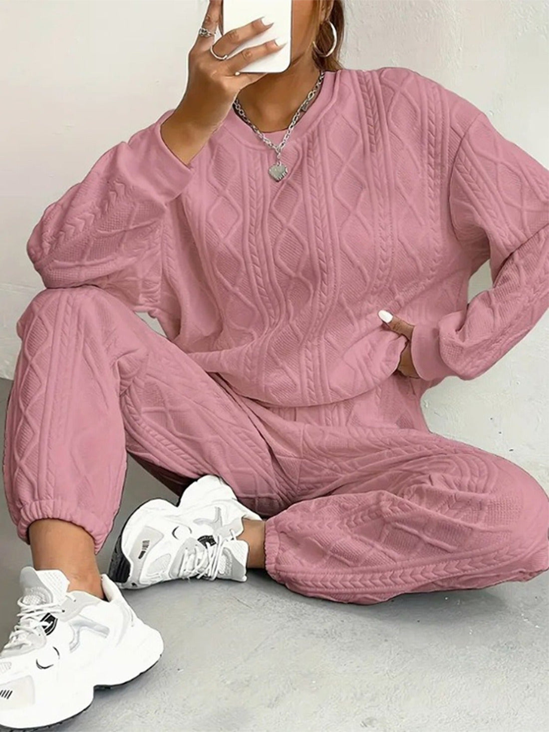 Women’s Two-Piece Lounge Set – Knit Twist Texture – Relaxed Fit – Long Sleeve Top & Cuffed Trousers