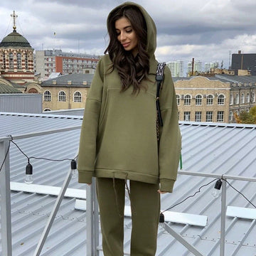 Women’s Two-Piece Loungewear Set – Oversized Hoodie with Drawstring – Relaxed Fit Fleece Joggers