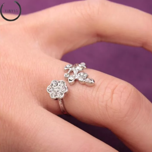 Elegant sparkle flower ring for women