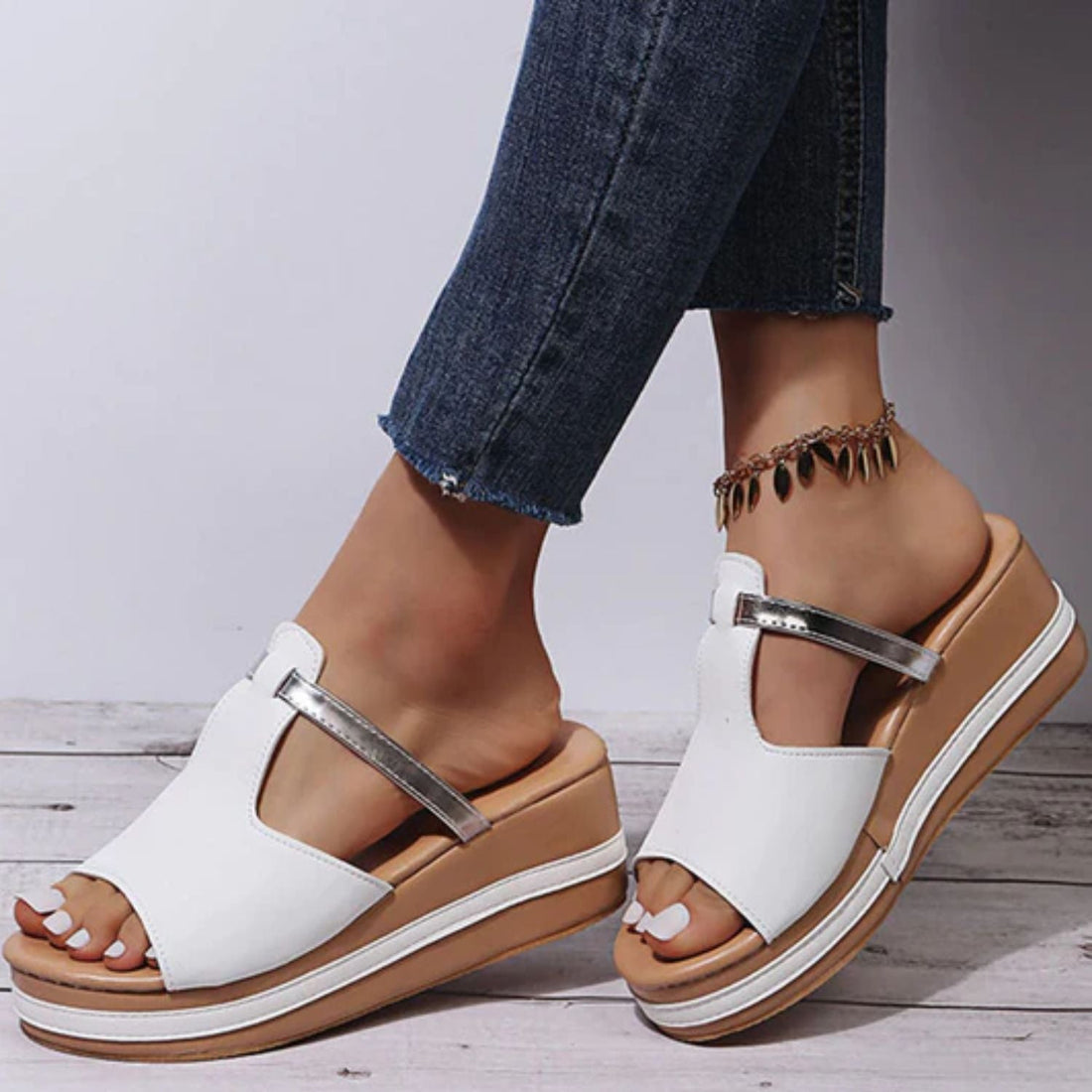 Casual wedge heel sandals for women