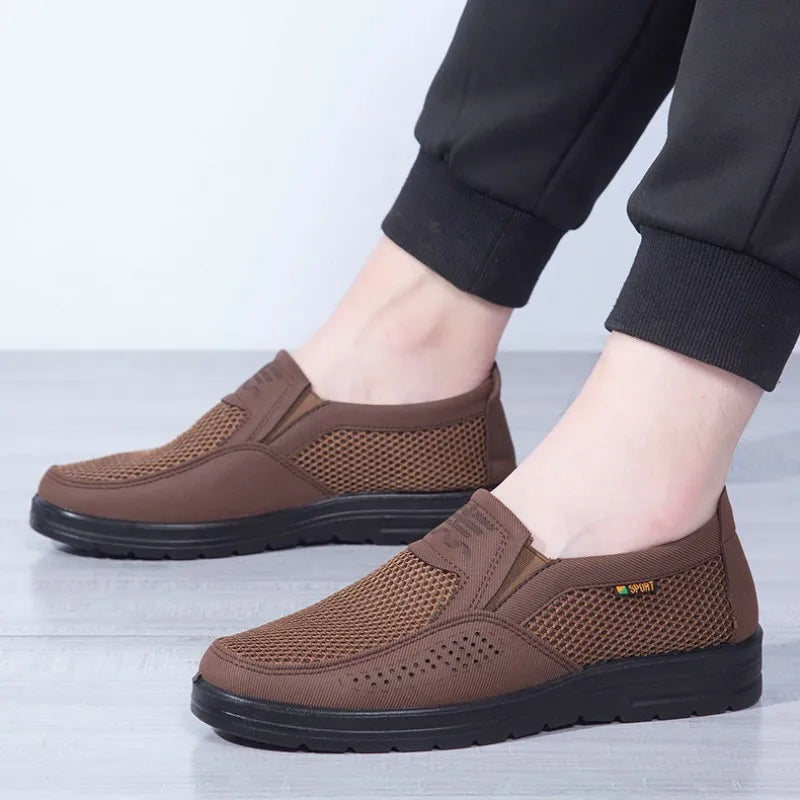 Breathable Lightweight Casual Shoes for Men: Mesh sneakers offering comfort and style for everyday wear.