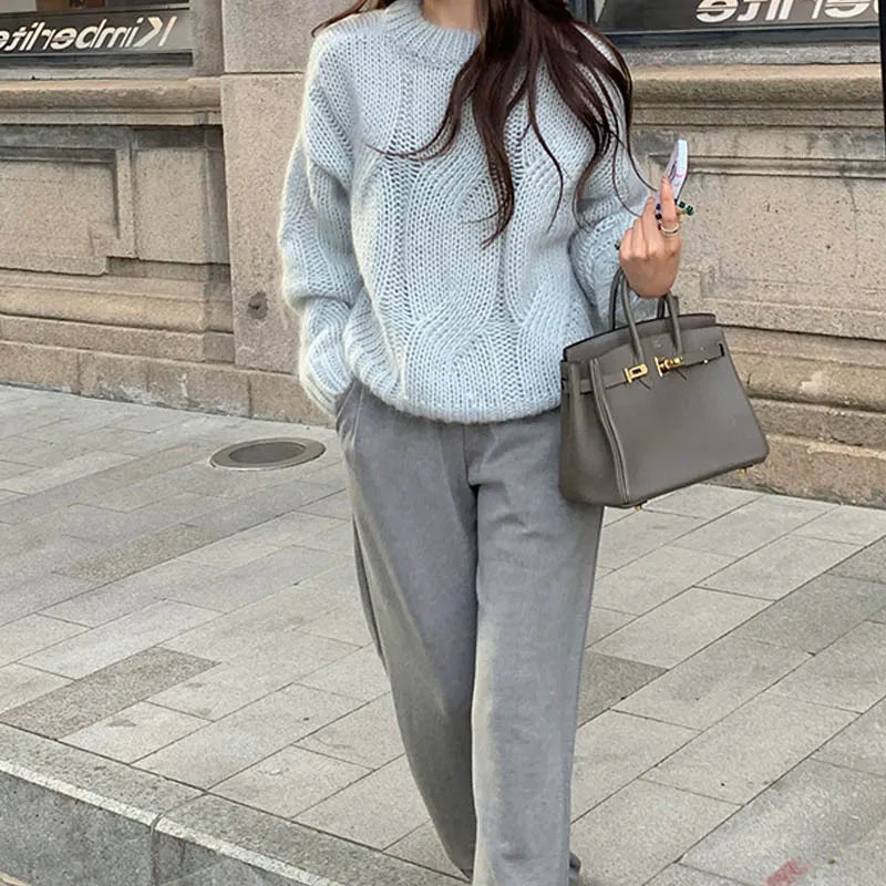 Women’s Sweater – Wool Knit – Oversized Fit – Cable Stitch – Long Sleeve Pullover