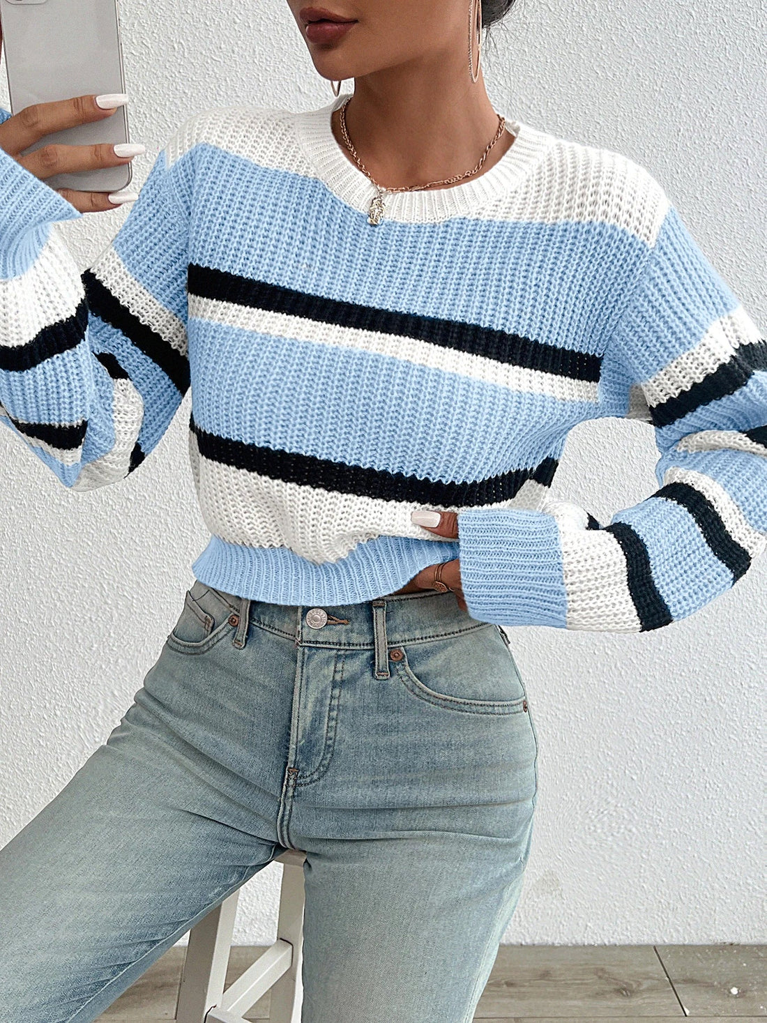 Pull-over long sleeve crop knit sweater for women