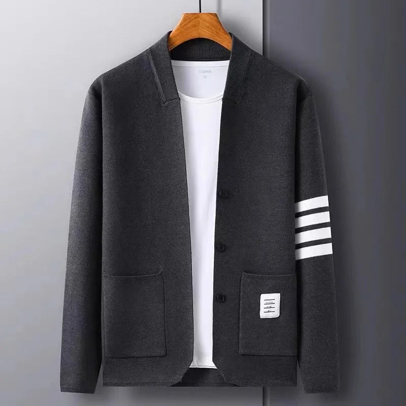 Fashionable knitted cardigan for men