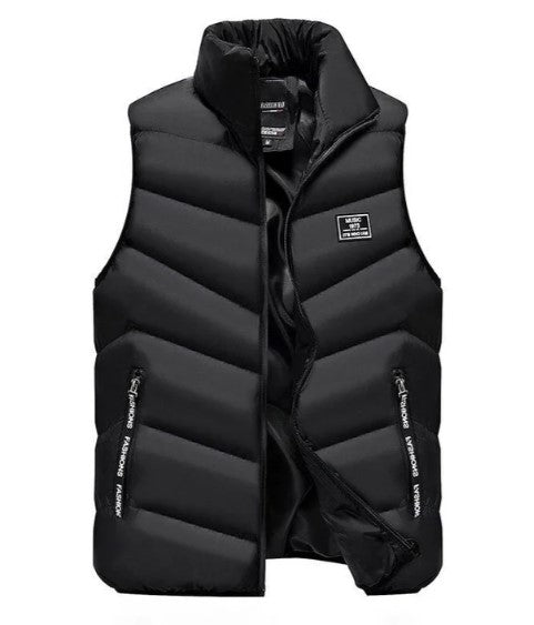 Sleeveless packable vest for men