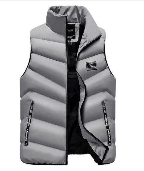 Sleeveless packable vest for men