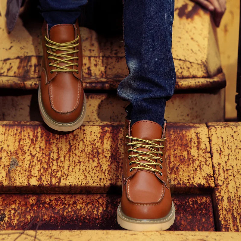 Retro-inspired winter boots for men