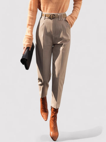 Refined tapered trousers for women