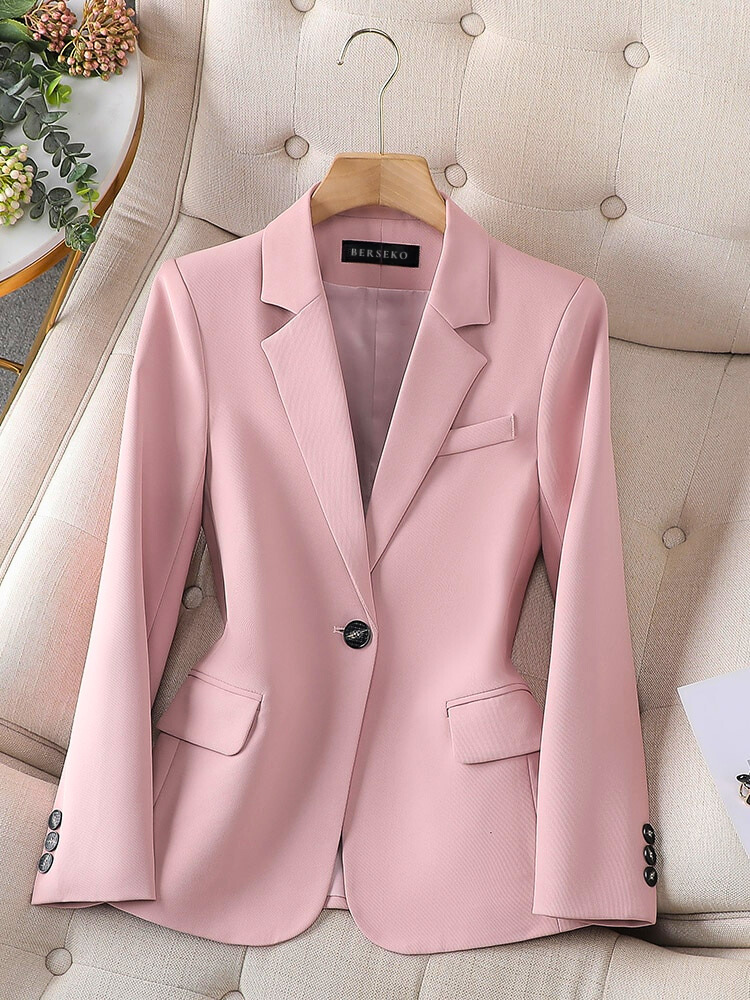 Classic tailored blazer for women