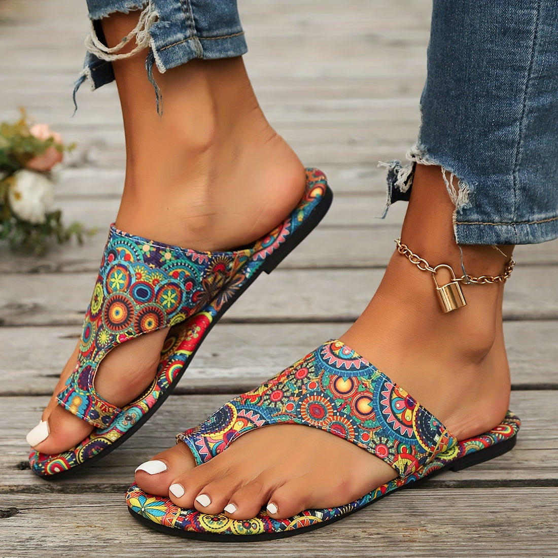 Stylish floral flip flops for women